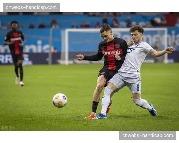 霍芬海姆训练基地向媒体开放，主帅强调防守纪律